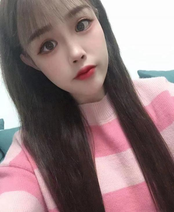 草房服务型淫荡女神，舌吻口爆69应有尽有，配合度极高