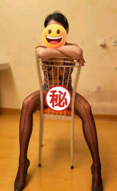 南京市迷人又风情的御姐