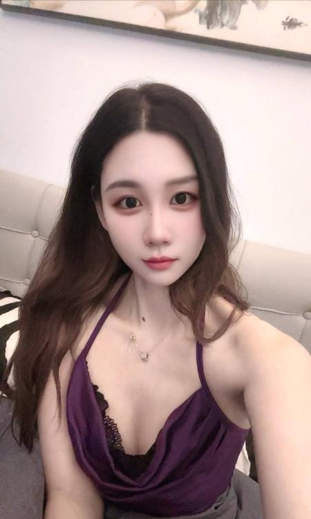 苏州市吴中长腿嫩妹大蟒蛇