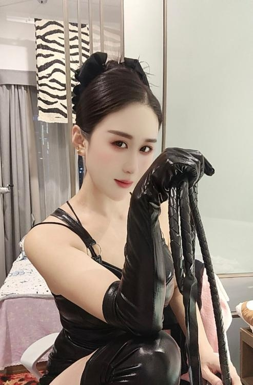 苏州市苏州美骚妇sm女王