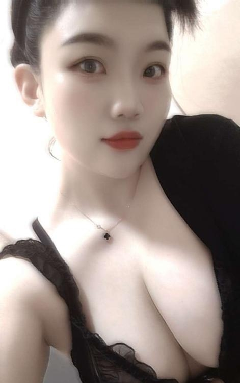 广州市可拍AV大胸玫瑰