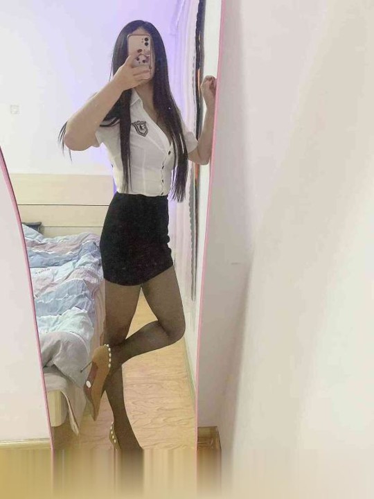 南京美乳制服诱惑身材很好,皮肤粉嫩又白