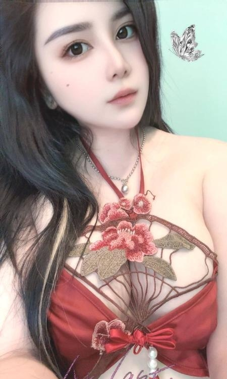 朝阳区天然大胸女友范萌萌