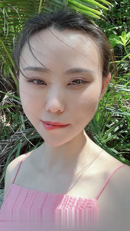 杭州上城区玥玥.老师穿的短袖没穿内衣,俩个乳头突起