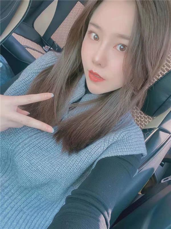 徐汇区 颜值不错的大胸妹子,下面水多,干起来舒服