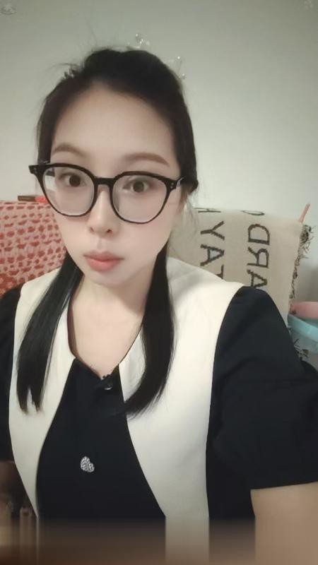 广州东圃广场芯芯老师小穴会夹，叫床声很大