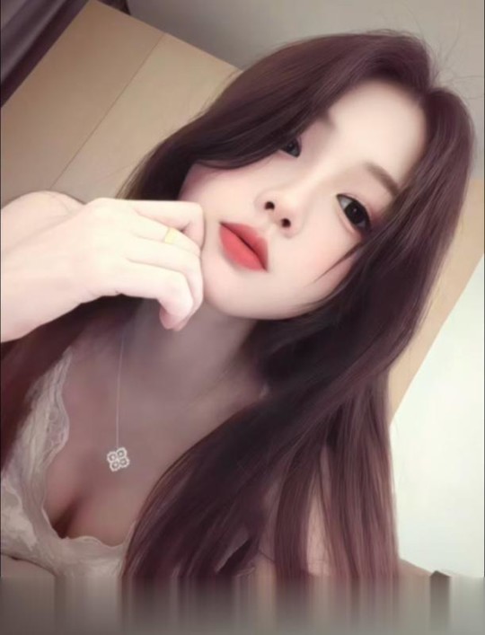 珠海拱北小羊肤白美腿,美少女一个